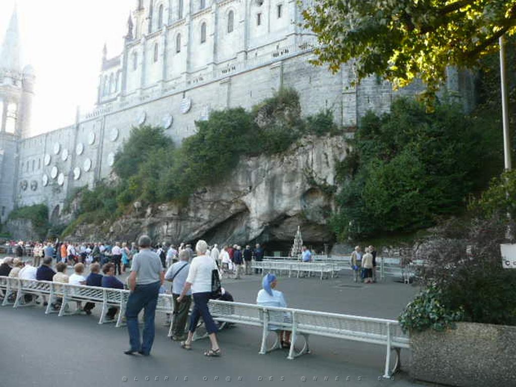 LOURDES 2010   (22).JPG